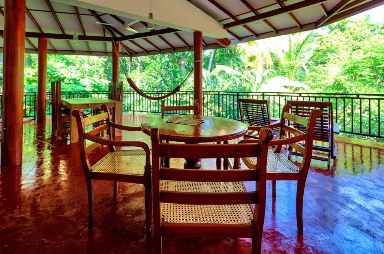 Julia Safari Inn Tissamaharama Buitenkant foto